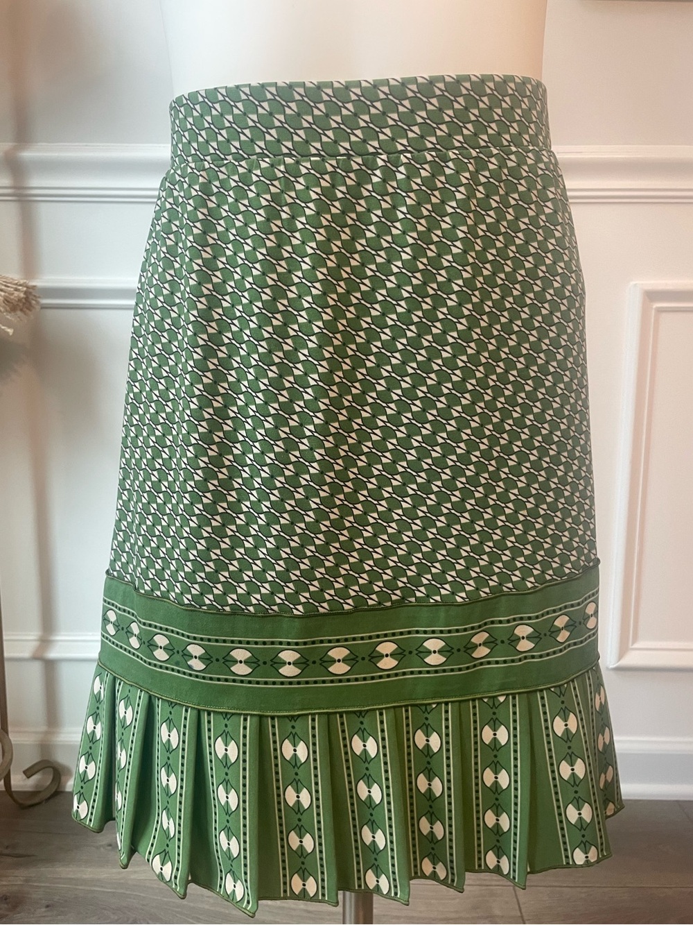 Max Studio Green Geometric A-Line Skirt with Pleated Hem